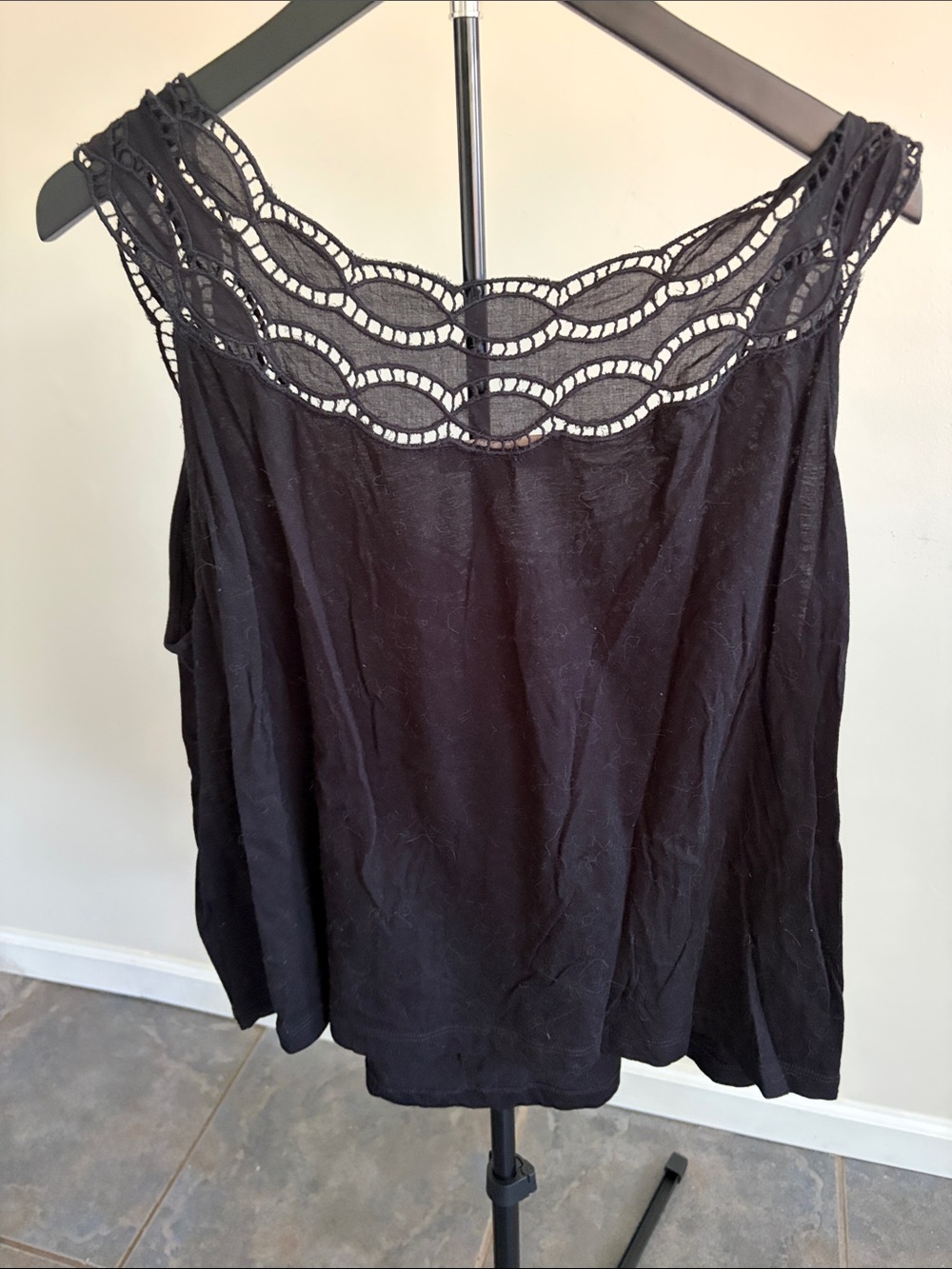 LOFT Black Crochet Yoke Sleeveless Camisole Top - Picture 4 of 4